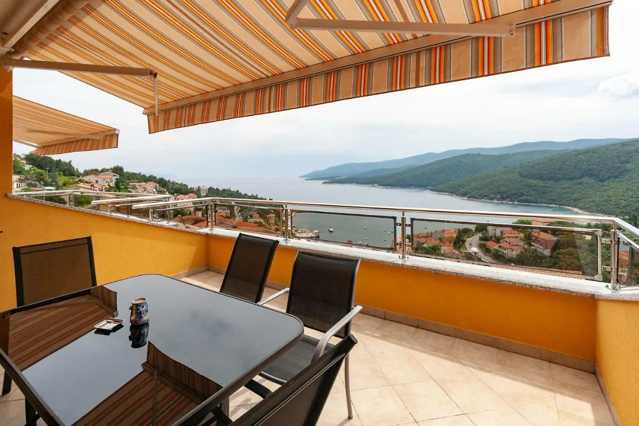Apartments Loretta With Sea View Rabac