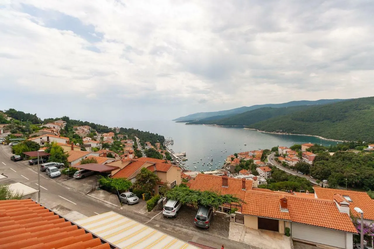 Apartments Loretta With Sea View Rabac