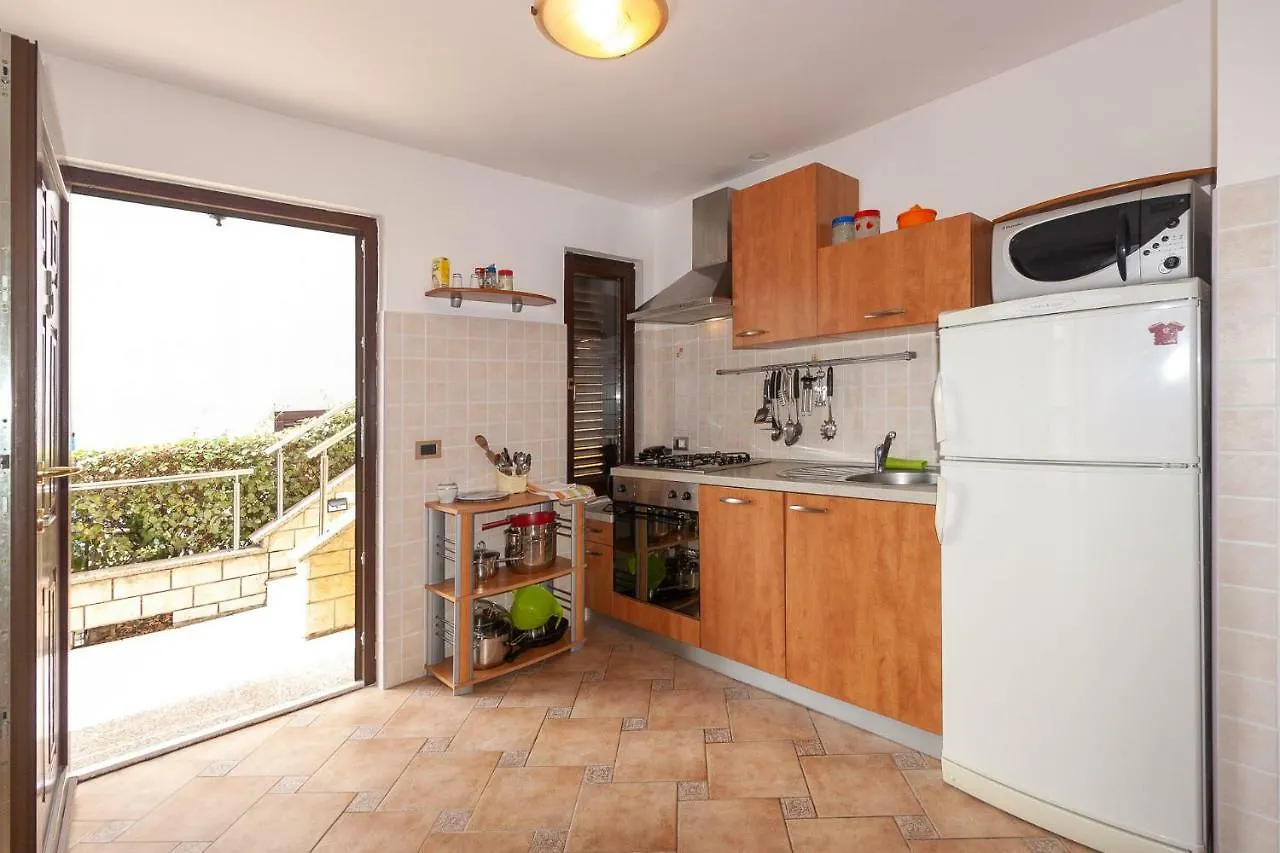 Apartments Loretta With Sea View Rabac